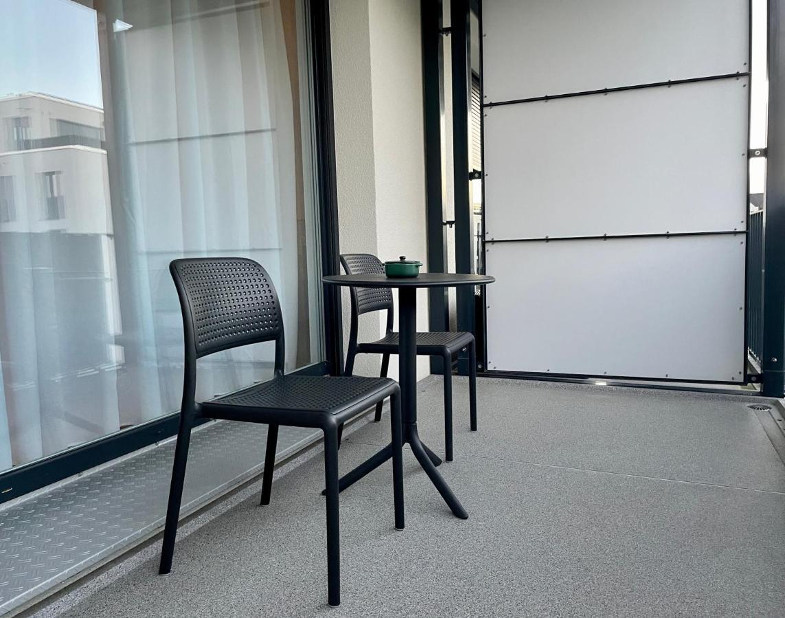 Studio Stevie Nicks I Parking Spot I Workplace I 24In Screen I Kitchen I Ps4 Offenbach am Main Exterior photo